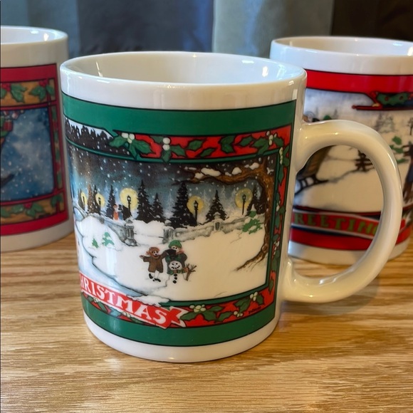 Festive Red and Green Dining Mugs Set - Picture 2 of 8